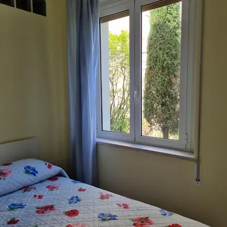 Fiordaliso 83 דירה